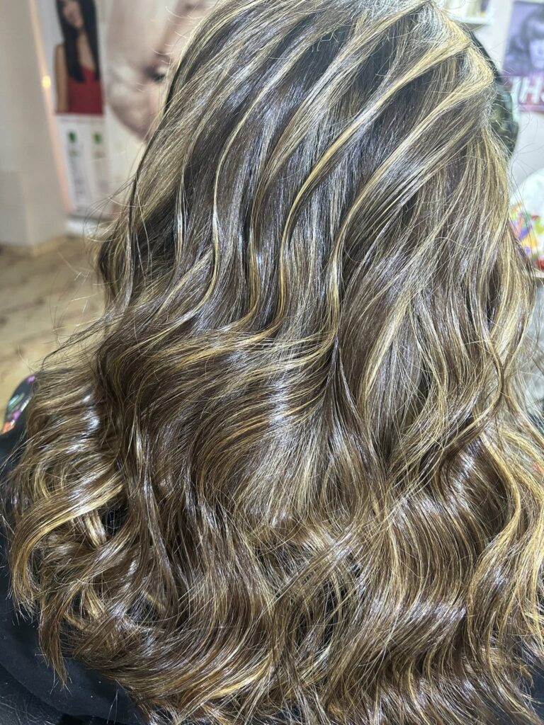 491331647_982632720656709_4865915446960227770_n Hair color services for women in New Cairo beauty salon